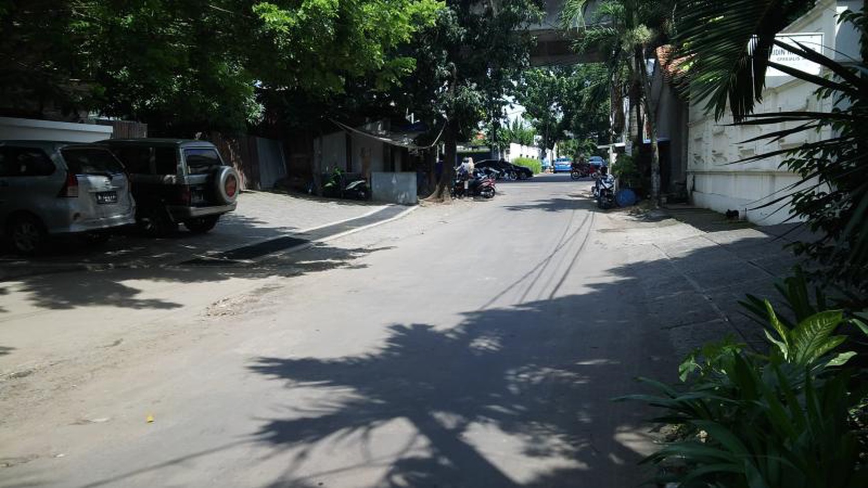 Rumah Lama Terawat Lokasi Strategis di Antasari