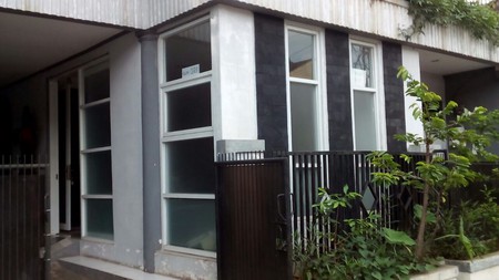 Rumah huk di Griya Loka BSD, Aman, Nyaman & dpn Taman#IK