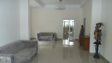 beautiful town house in the prime area of permata hijau