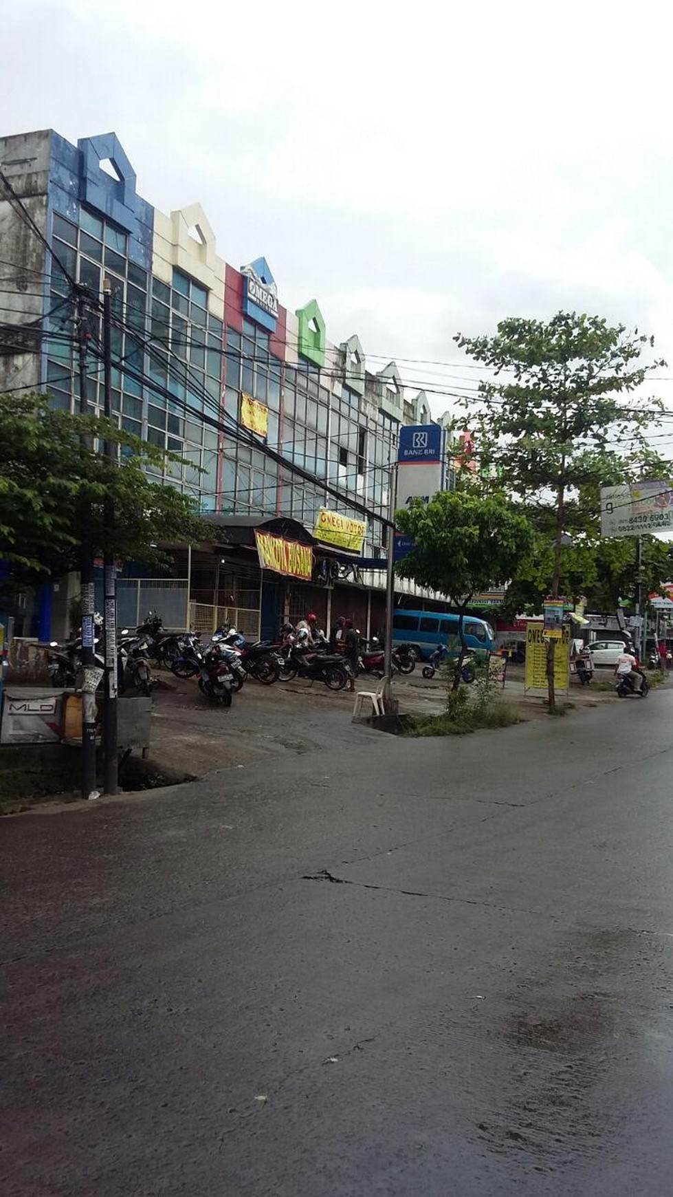 Rumah Toko 3 1/2 lantai cocok untuk usaha di Pondok Gede Bekasi