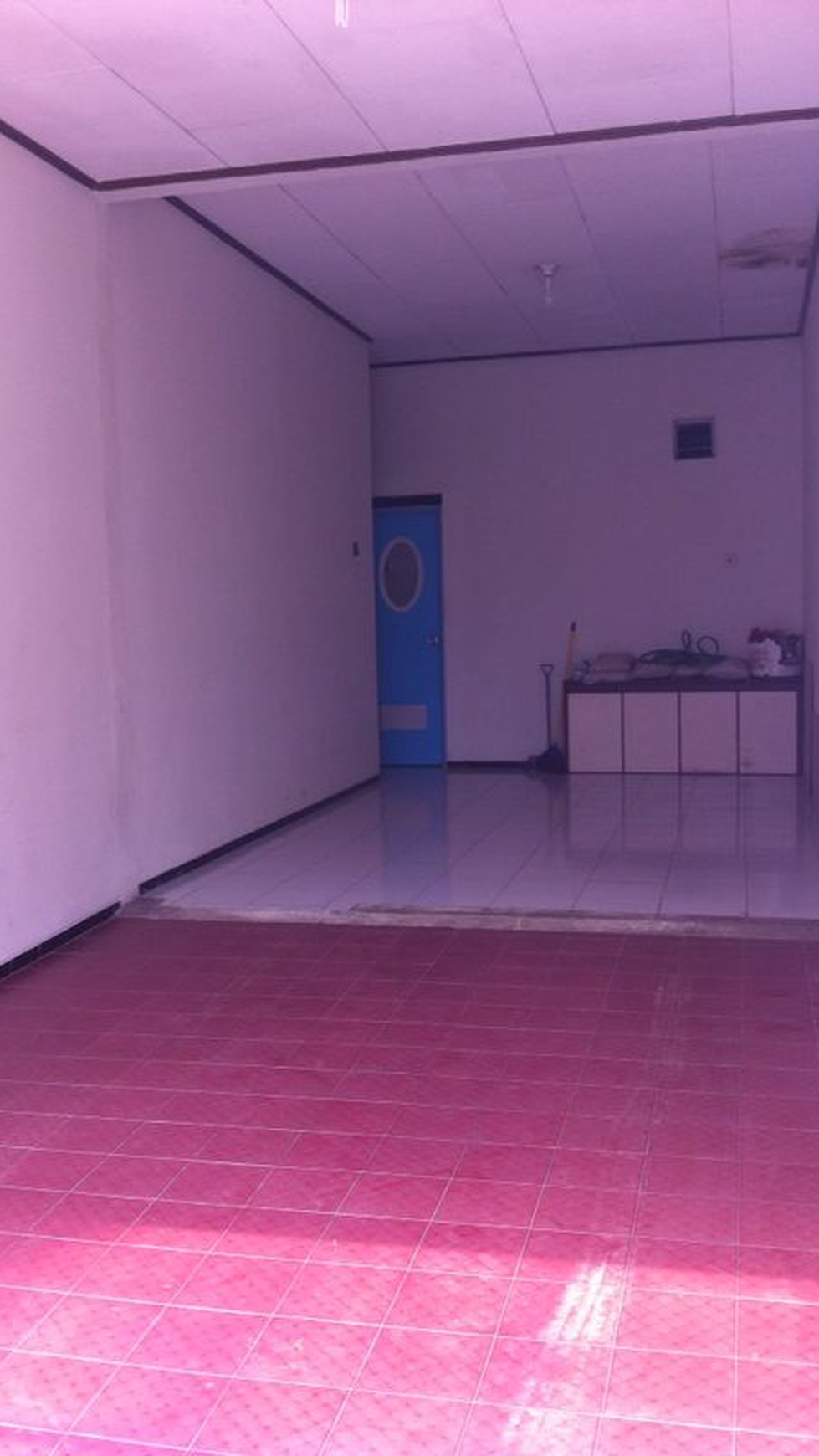 Rumah Lama Terawat Lokasi Strategis Dalam Kompleks