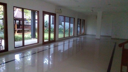 beautiful house in the prime area of Kemang