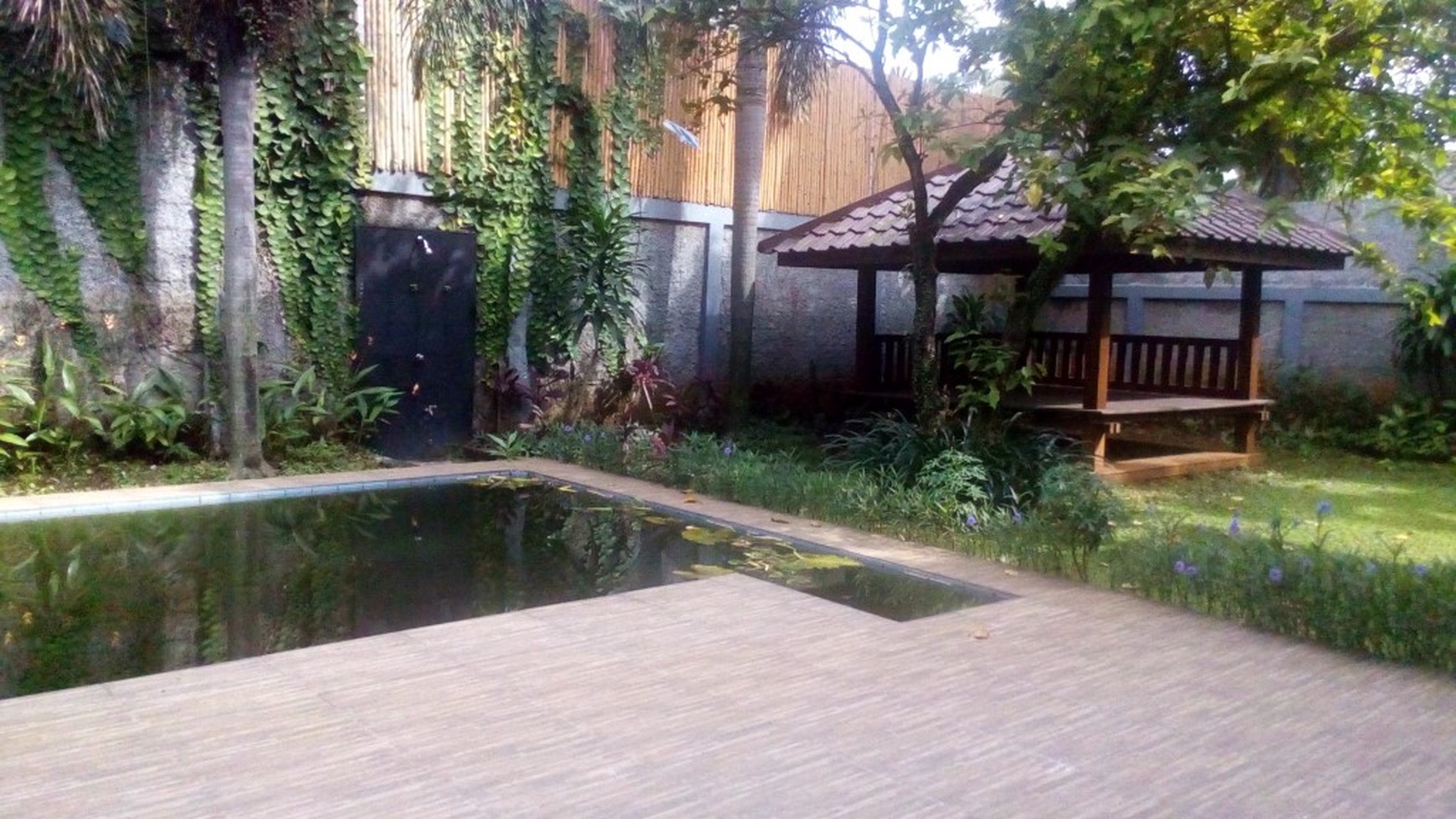 beautiful house in the prime area of Kemang