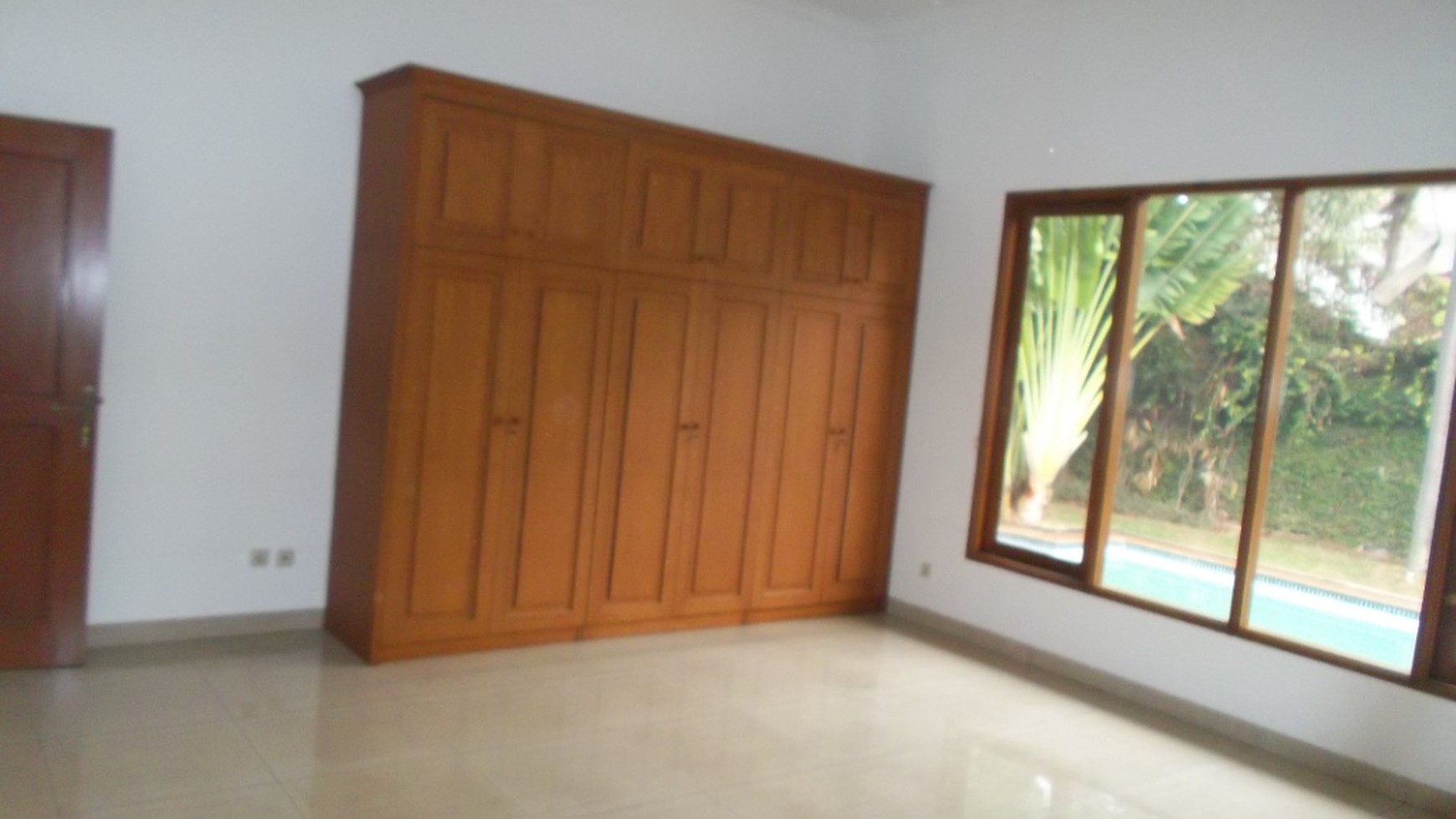 beautiful house in the prime area of Kemang