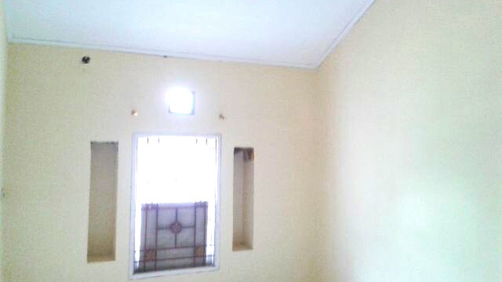Rumah mungil siap huni, harga terjangkau