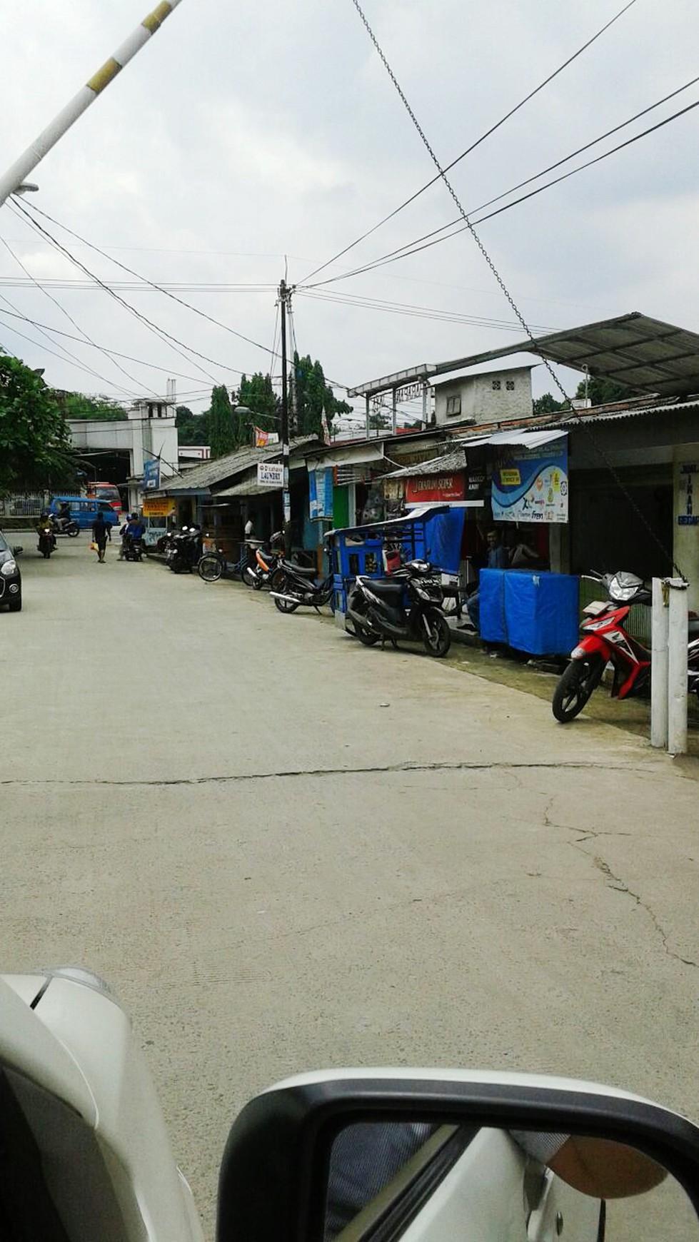 Dijual Ruko lokasi sangat strategis, keamanan 24 jam, bebas banjir, pinggir jalan.
