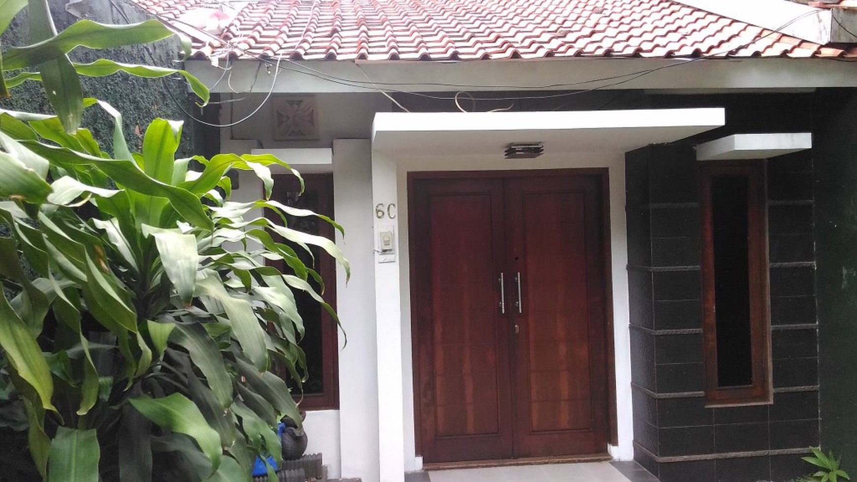 Beautiful and comfort house at Kemang, South Jakarta, a great place for a family to stay, is ready to rent