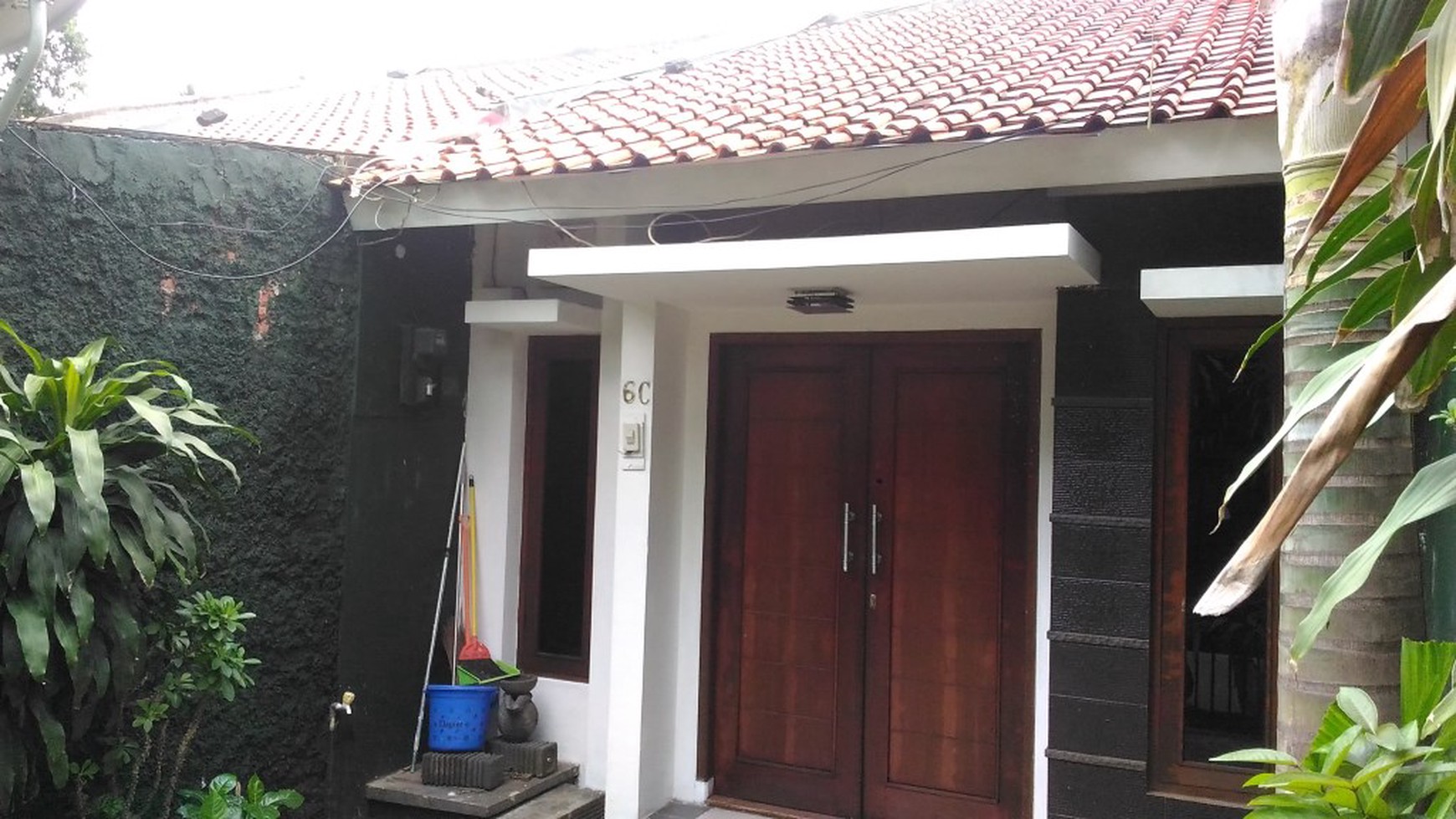 Beautiful and comfort house at Kemang, South Jakarta, a great place for a family to stay, is ready to rent