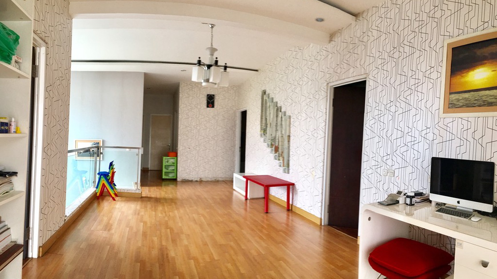 MINIMALIST DENGAN 6 KAMAR TIDUR, KOLAM RENANG DAN TAMAN PRIBADI