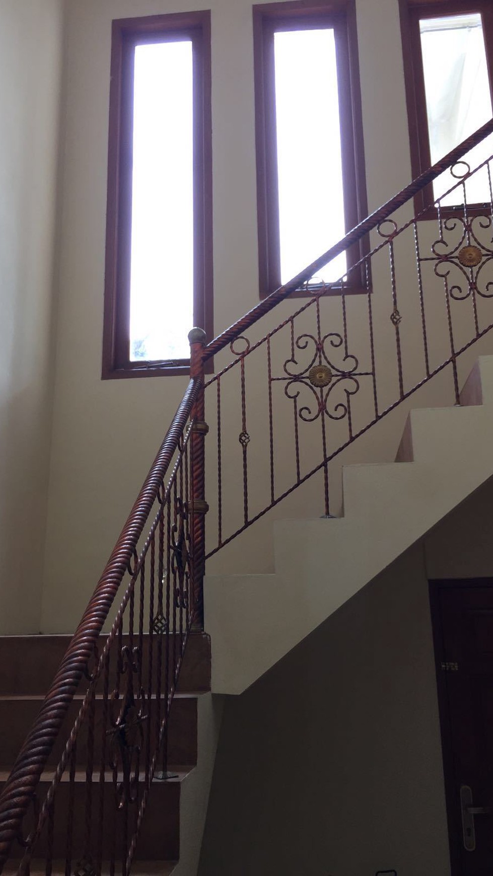 Rumah siap huni di sektor 5 Bintaro Jaya