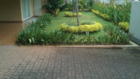 quiet townhouse at kemang