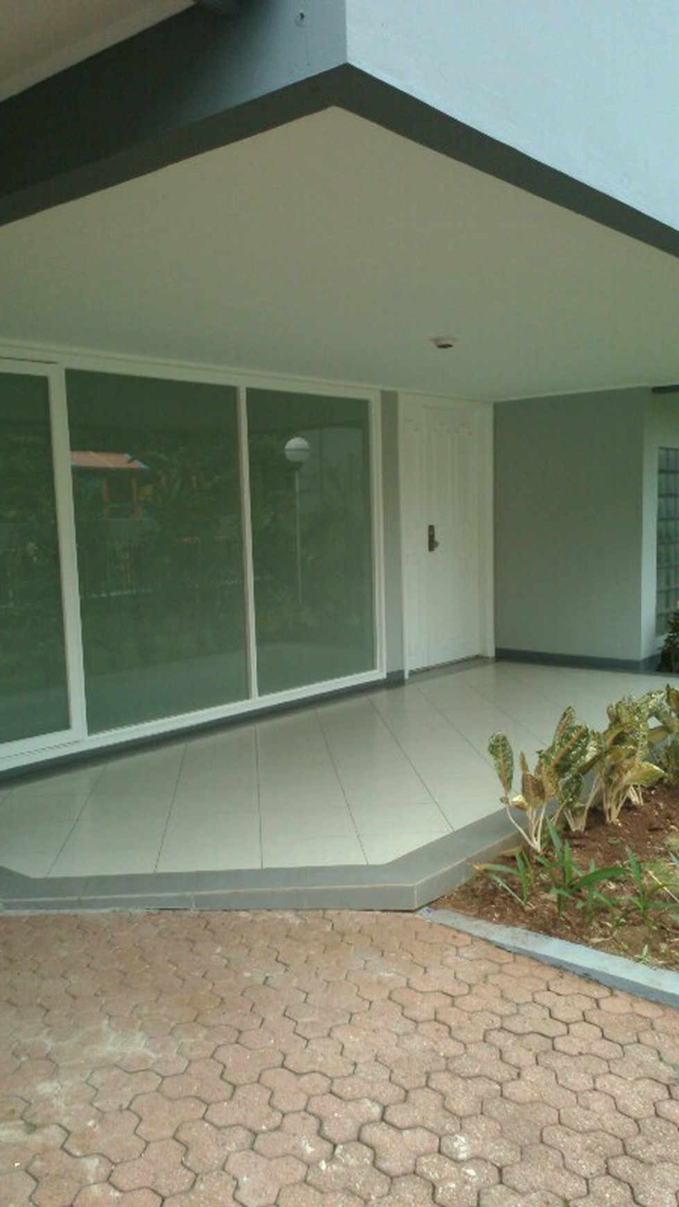 green and nice ;iving at kemang