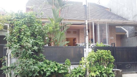 Rumah Dijual nyaman, aman, dan siap huni Terletak di daerah Pondok Pucung-Tangsel