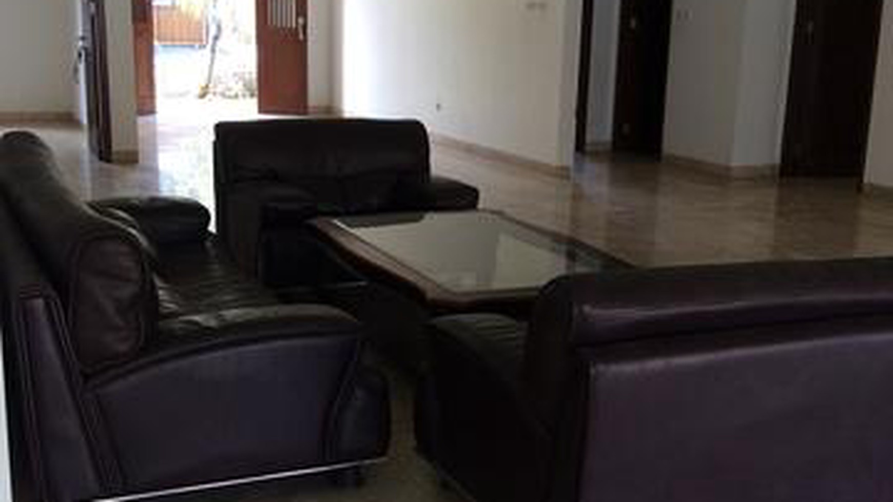 beautiful town house in the prime area of Kemang