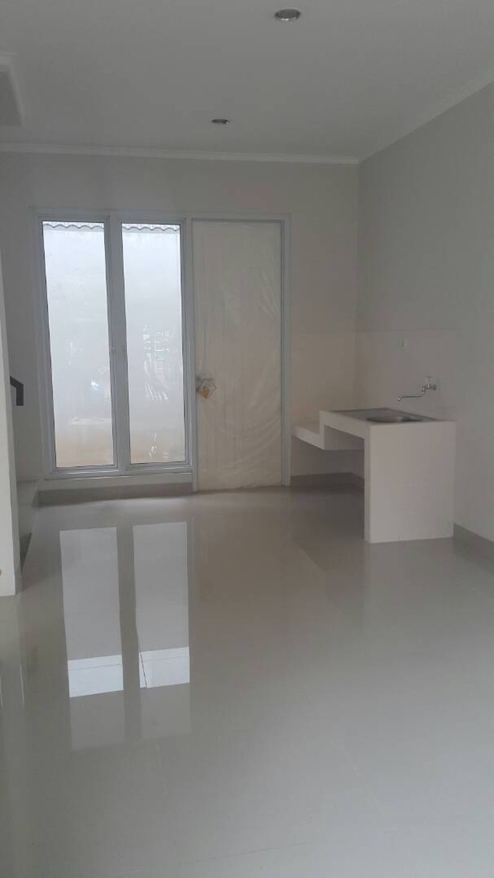 Dijual HARGA MIRING, Rumah keluarga muda di daerah CBD BSD - Milano Village