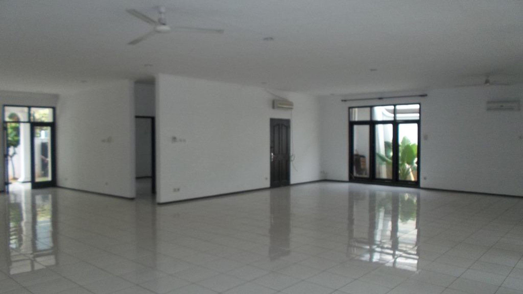 beautiful house in the prime area of Menteng