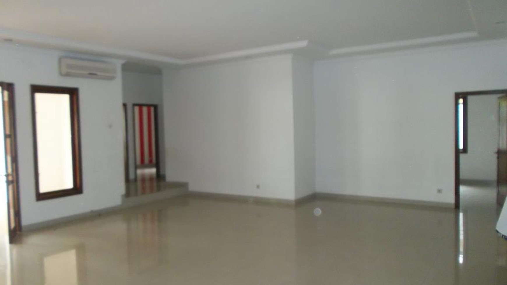 beautiful house in the prime area of Menteng