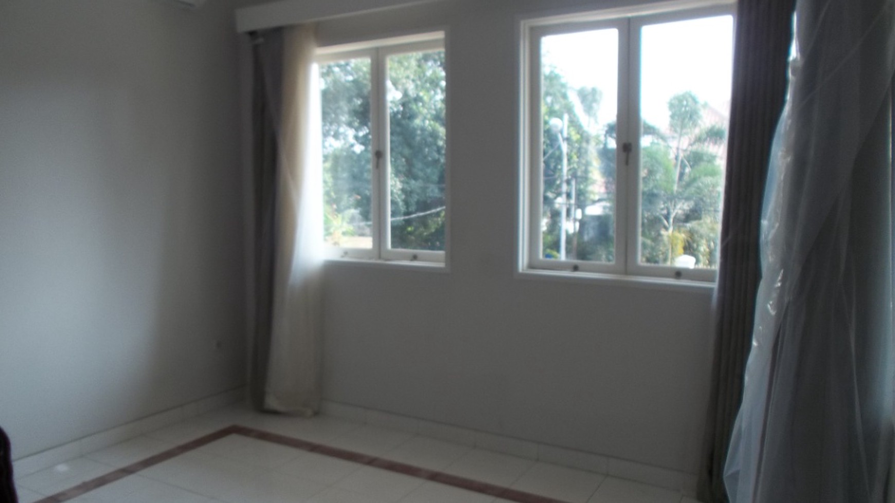 beautiful house in the prime area of Menteng