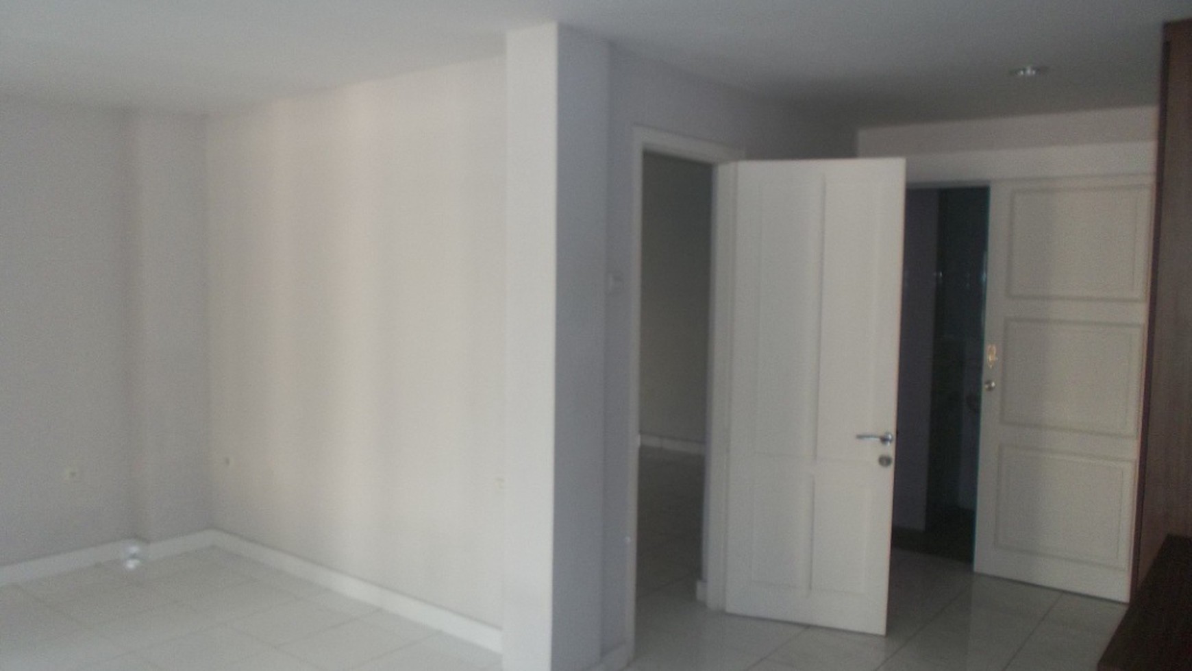 beautiful house in the prime area of Menteng