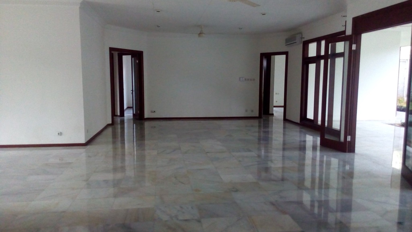 amazing house in the prime area of Pondok Indah