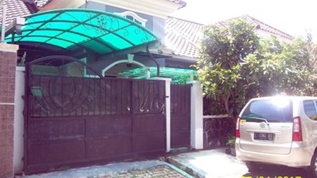 Rumah 2 Lantai, Bagus, Row Jalan Lebar, Terawat + Siap Huni