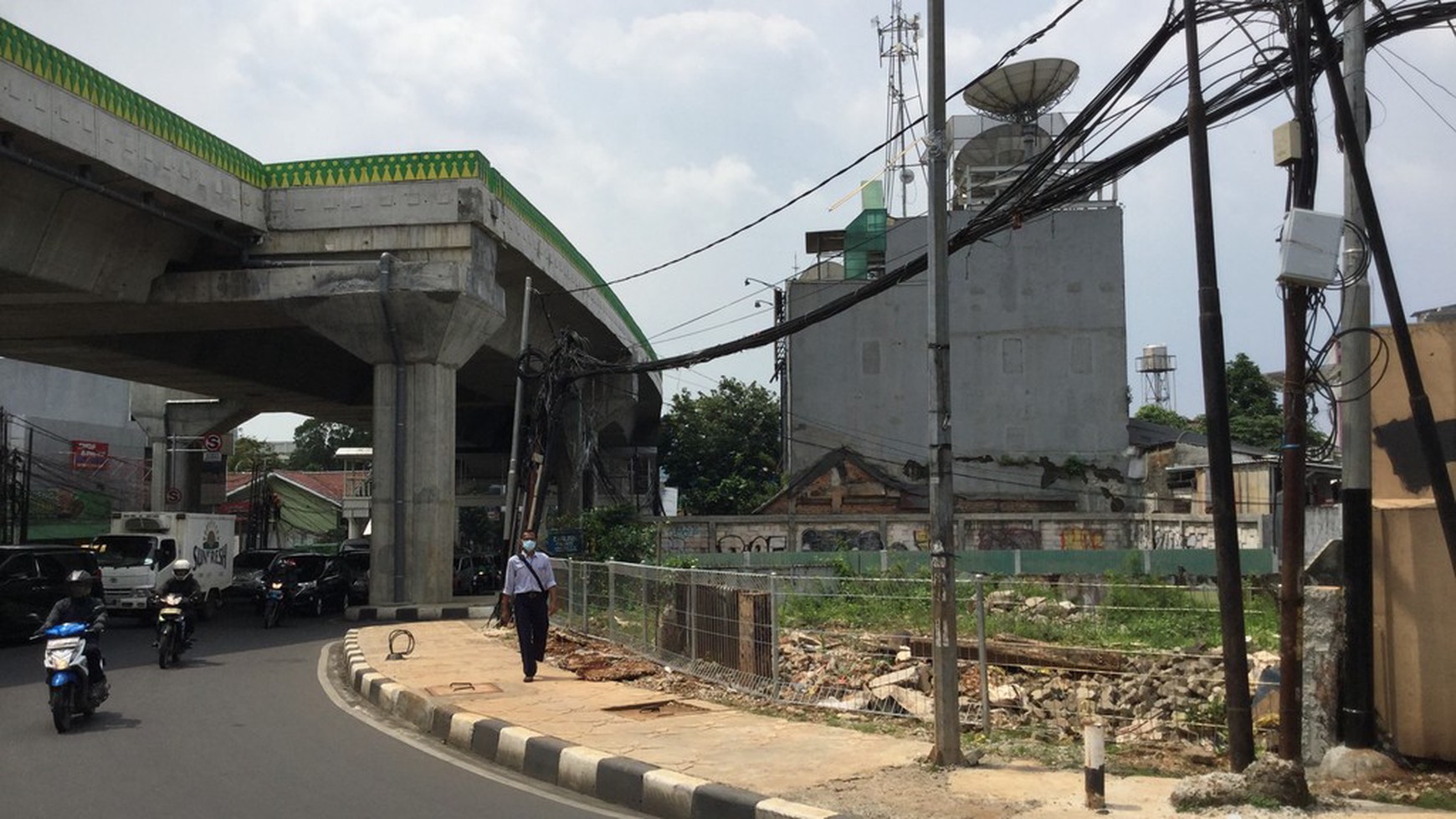 Dijual Tanah Komersial di Woltermonginsidi dan Mini Building Wijaya 1