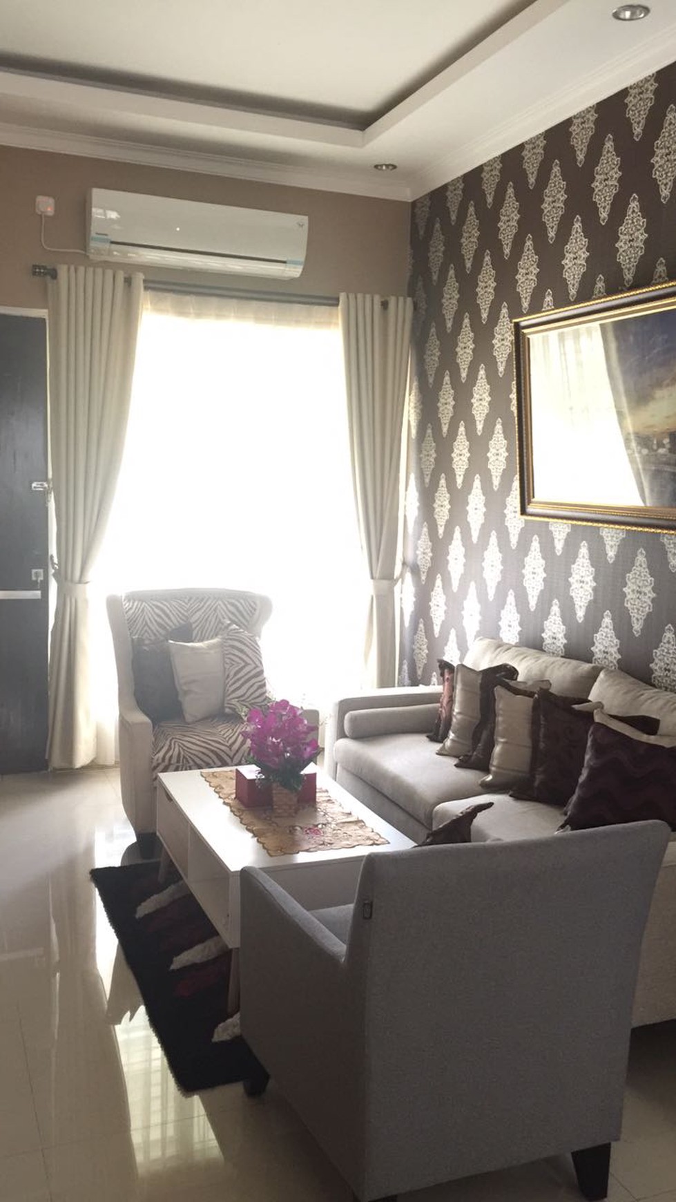 Dijual rumah strategis, areanya sudah ramai, keamanan 24 jam, SHM, Karawaci Kav. Perkebunan.