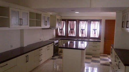 Balinese House of Rent in Kemang