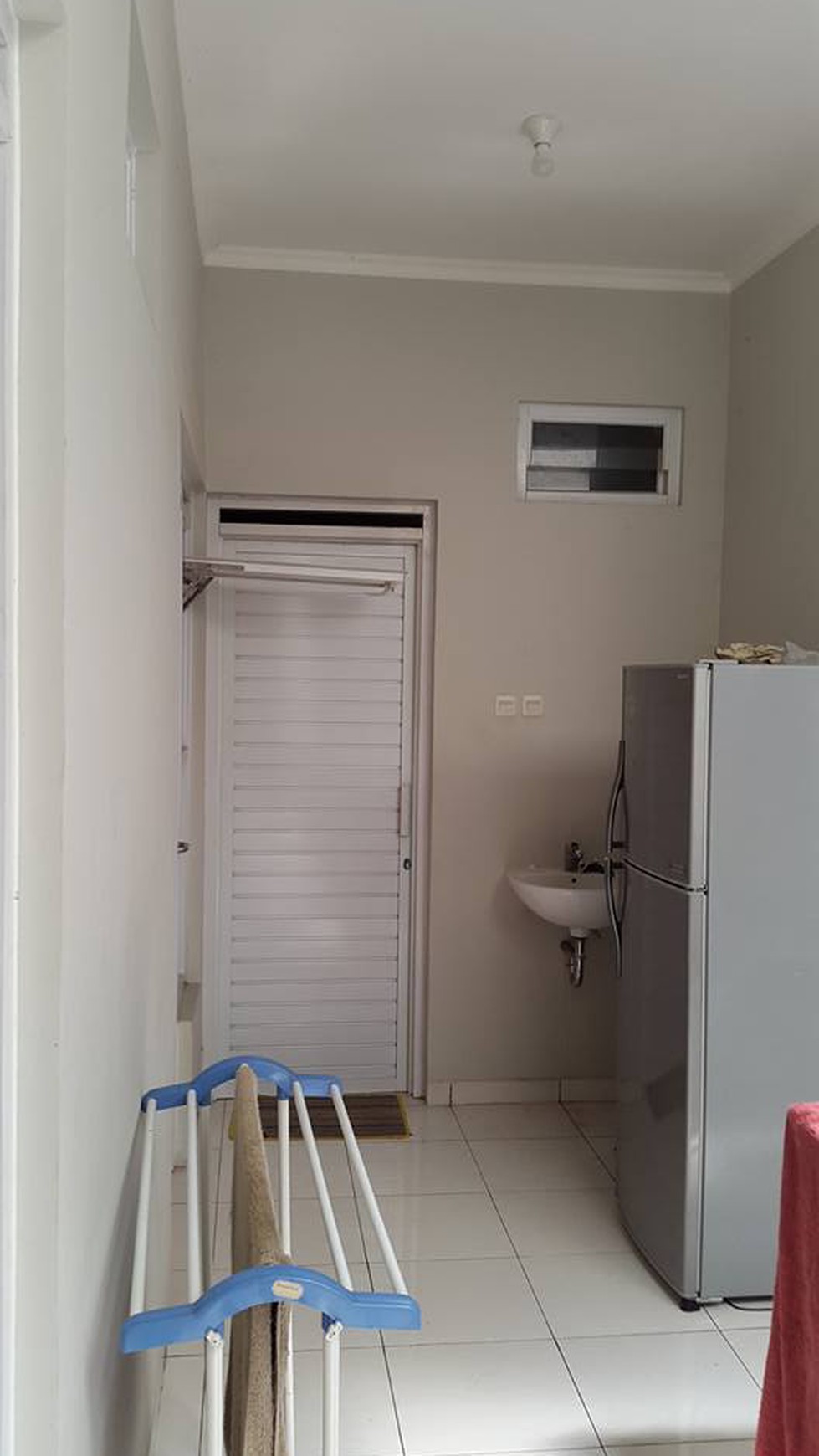 RUMAH KOSTAN 2,5 LANTAI DI PURI INDAH JATINANGOR, FULL FURNISHED DAN FULL BOOK!