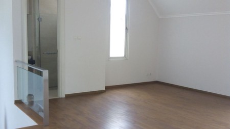 RUMAH DISEWAKAN-JL.PATAL SENAYAN