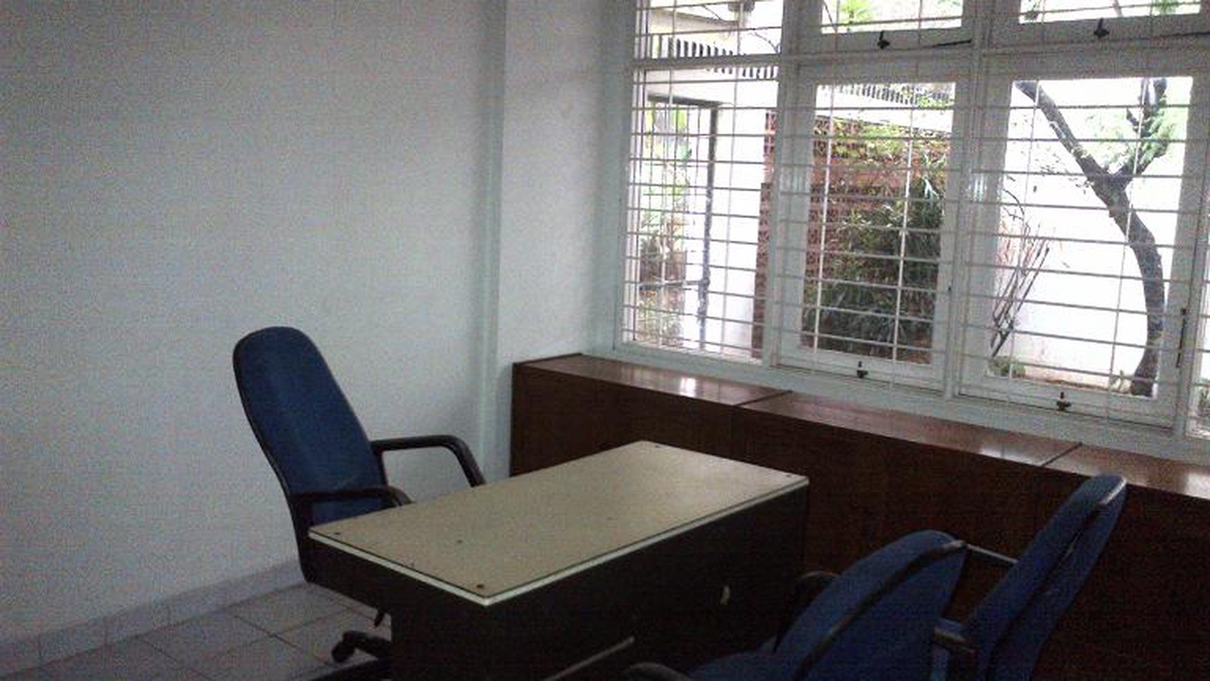 Nice House At Small Compound  Kemang, Jakarta Selatan