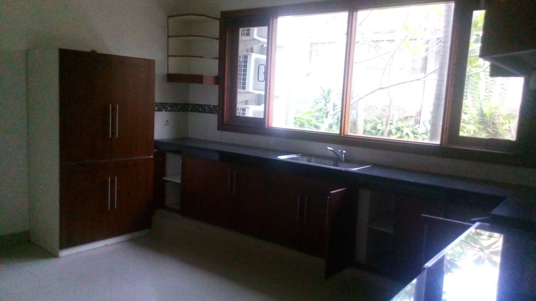 beautiful house in the prime area of Kemang