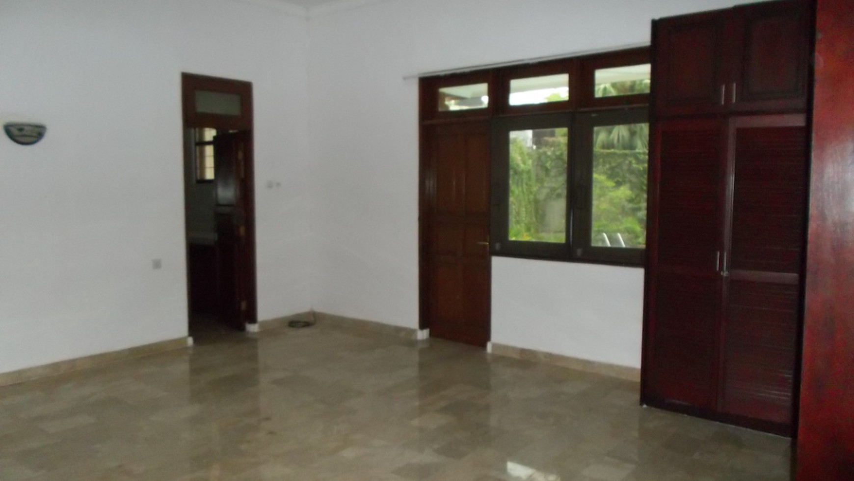 beautiful house in the prime area of Kemang