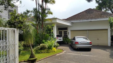 Turun harga !Rumah Bagus Lokasi Elite Di Kemang