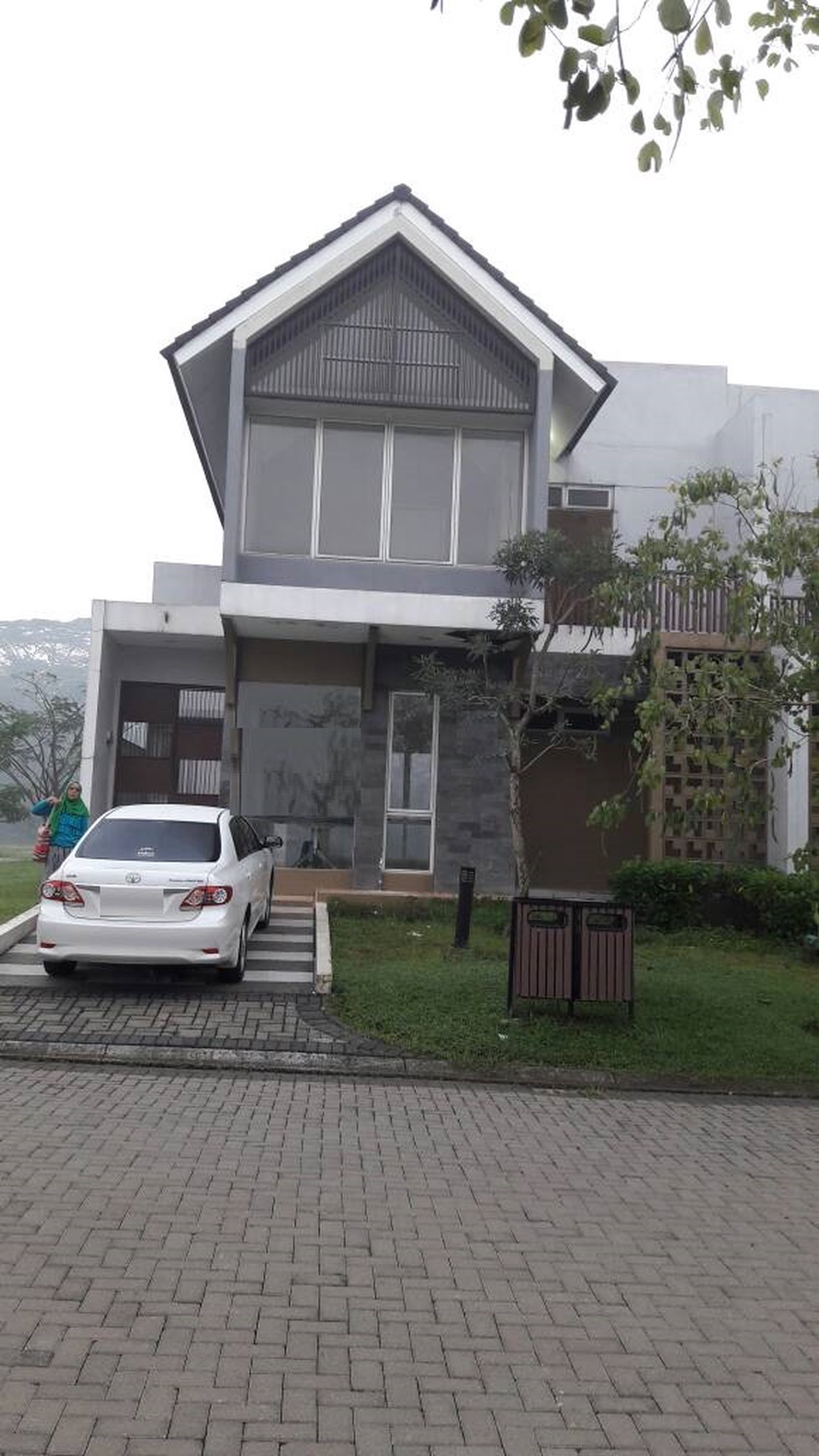 Rumah Minimalis Dalam Cluster Di BSD