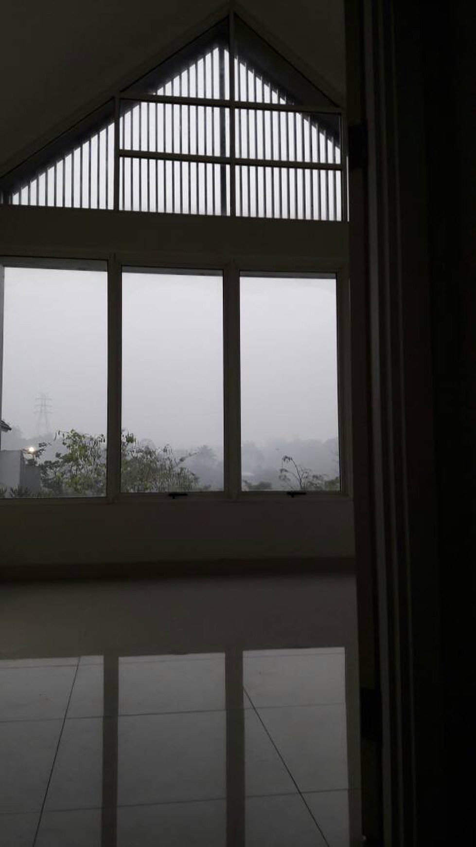 Rumah Minimalis Dalam Cluster Di BSD