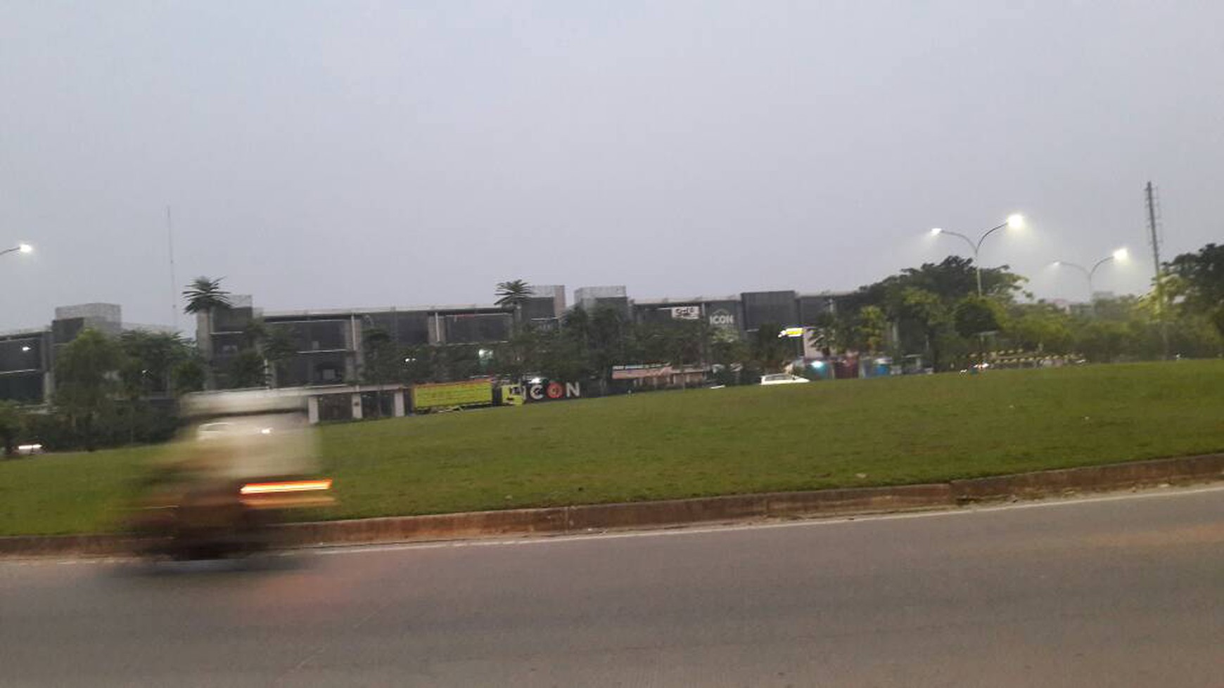 Rumah Minimalis Dalam Cluster Di BSD