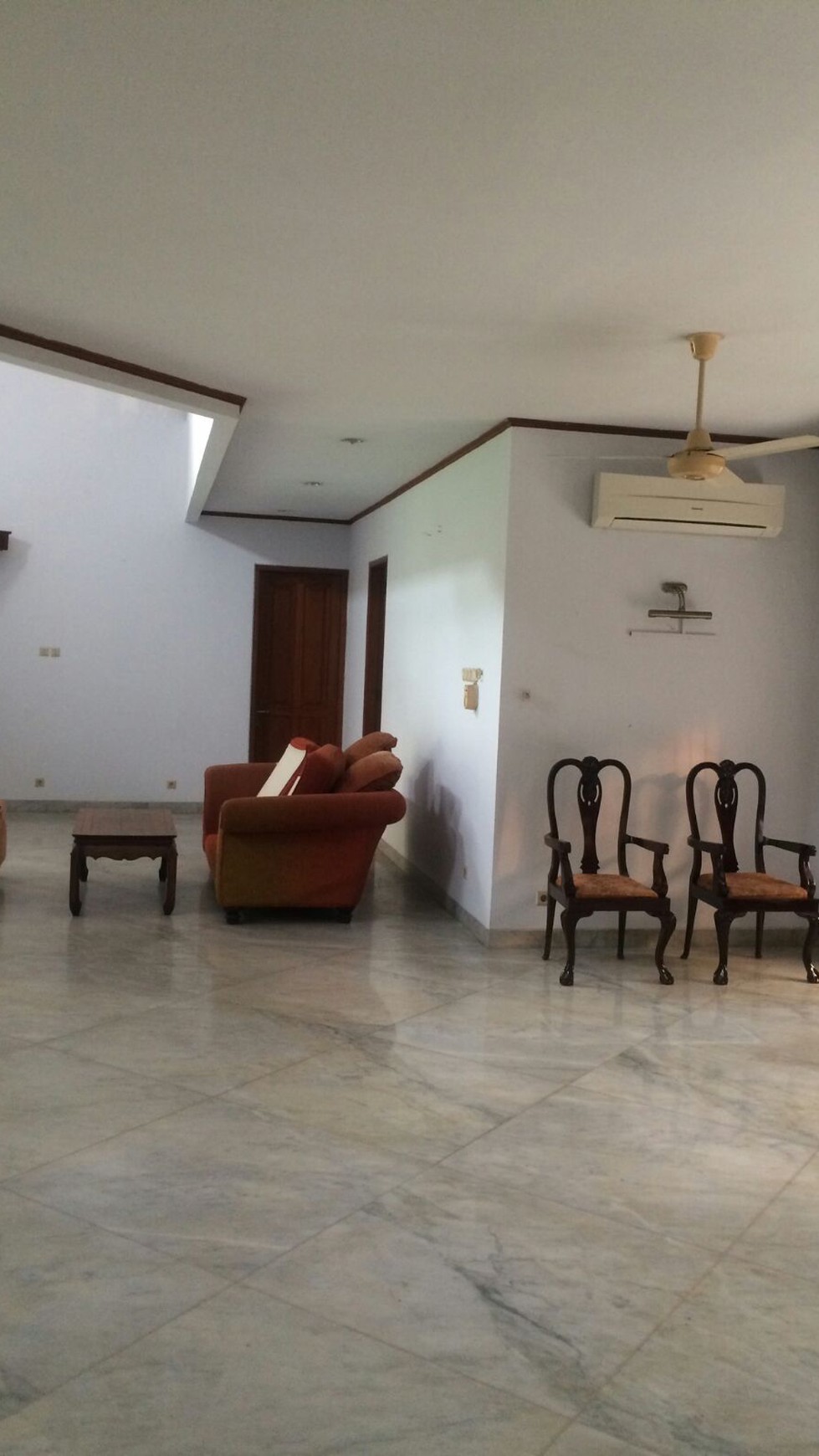 beautiful house in the prime area of Lebak Bulus