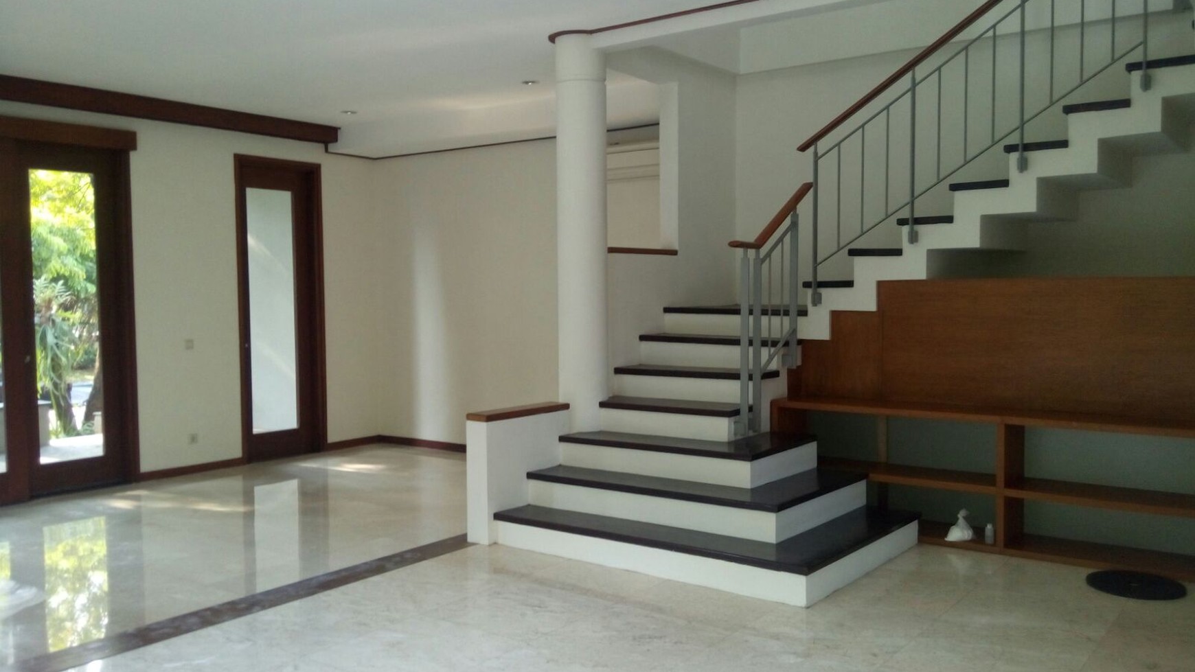 beautiful house in the prime area of Lebak Bulus