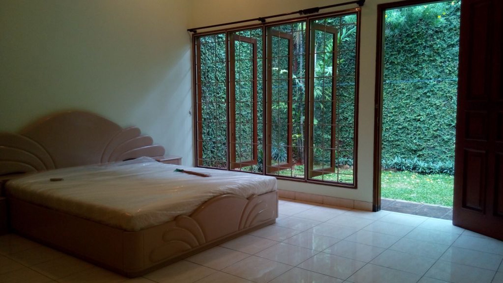 beautiful house in the prime area of Lebak Bulus