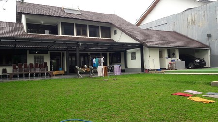 Rumah Mewah di Jalan Utama Sukahaji