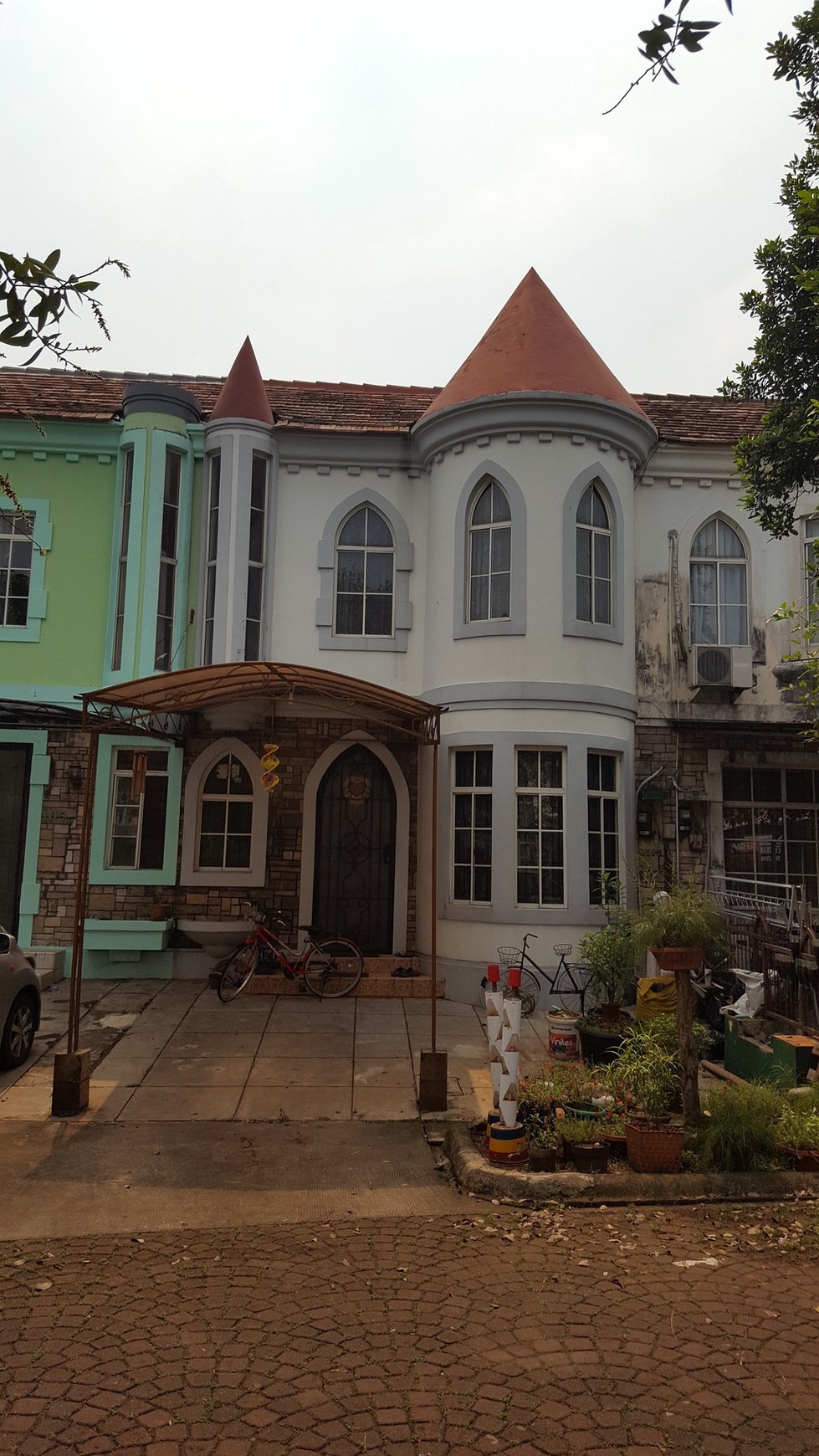 Dijual Rumah di Taman Britania - Lippo Karawaci