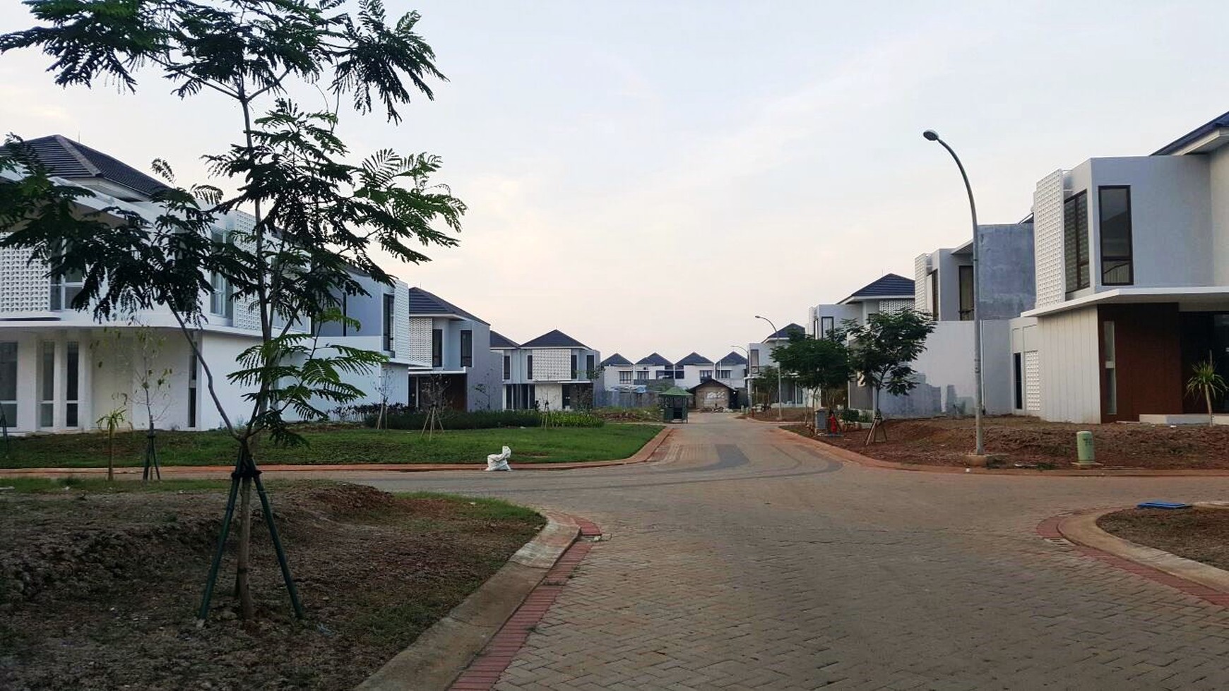 Rumah  HOOK dan Siap Huni di Kawasan Discovery, Bintaro