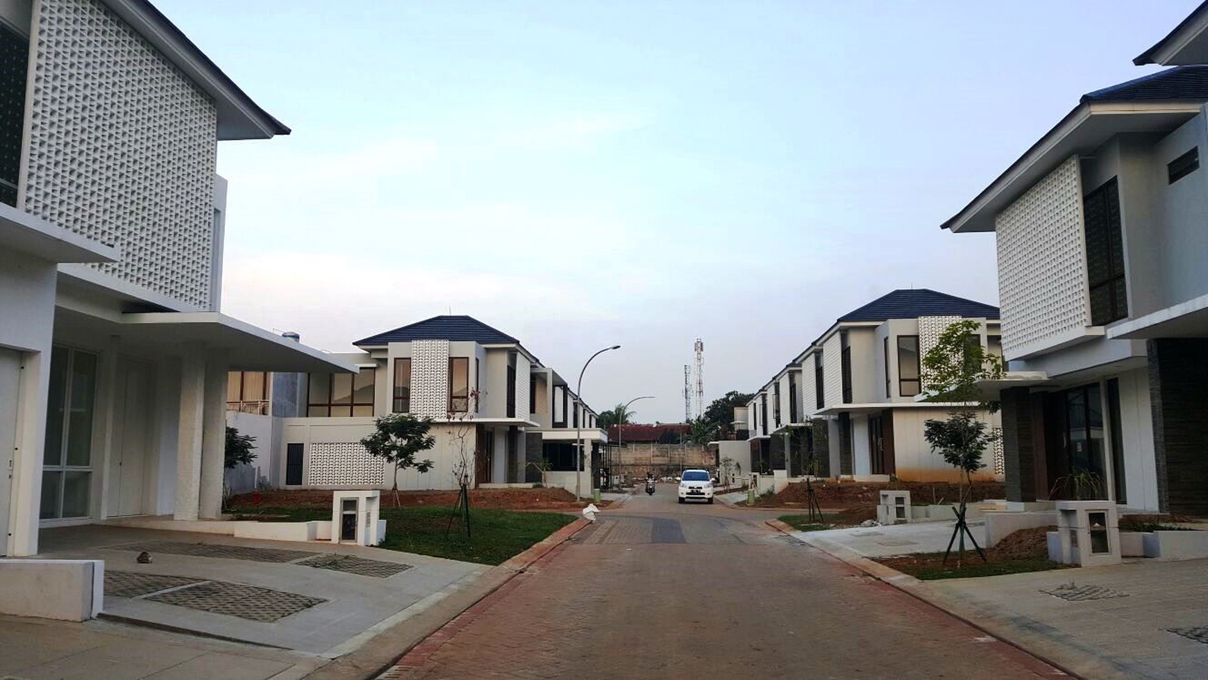 Rumah  HOOK dan Siap Huni di Kawasan Discovery, Bintaro