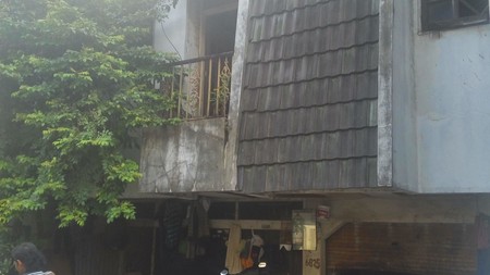 Rumah tua hitung tanah, lokasi ok ,harga nego di kom. BJI Mangga Dua