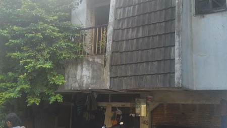 Rumah tua hitung tanah, lokasi ok ,harga nego di kom. BJI Mangga Dua