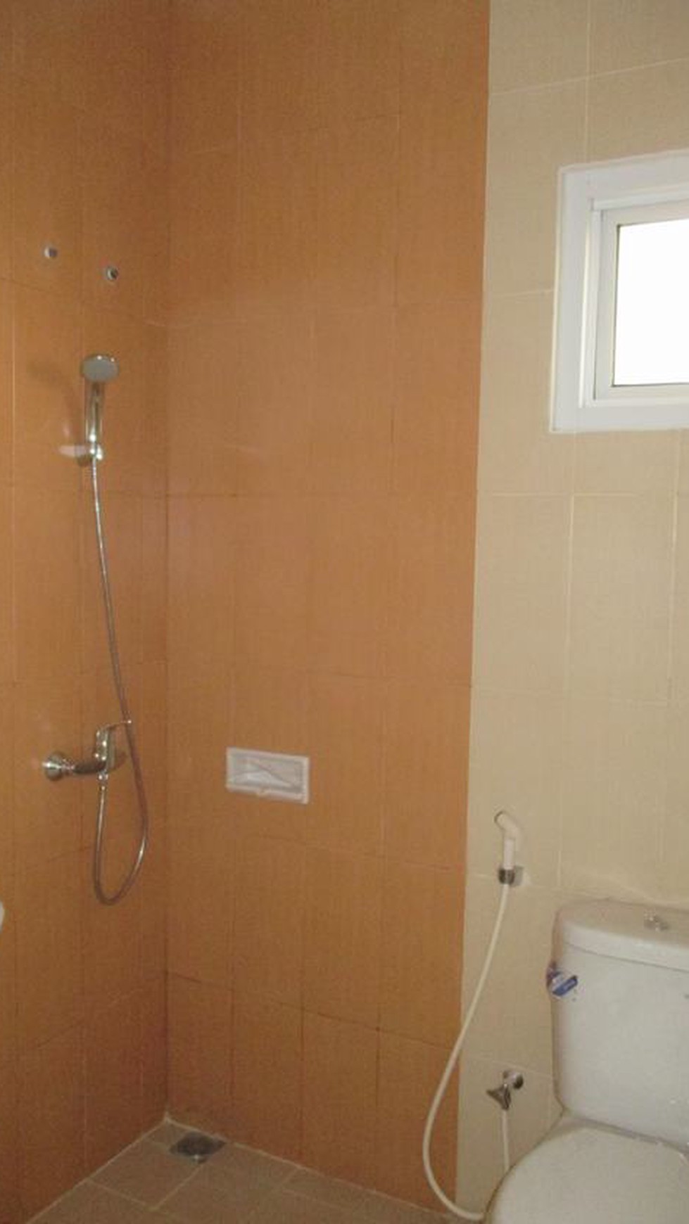 Dijual Rumah Kondisi baru, bagus,  Jl. Samara Village Gading Serpong. Strategis, harga nego, akses mudah, kota Tertata di tengah kota,