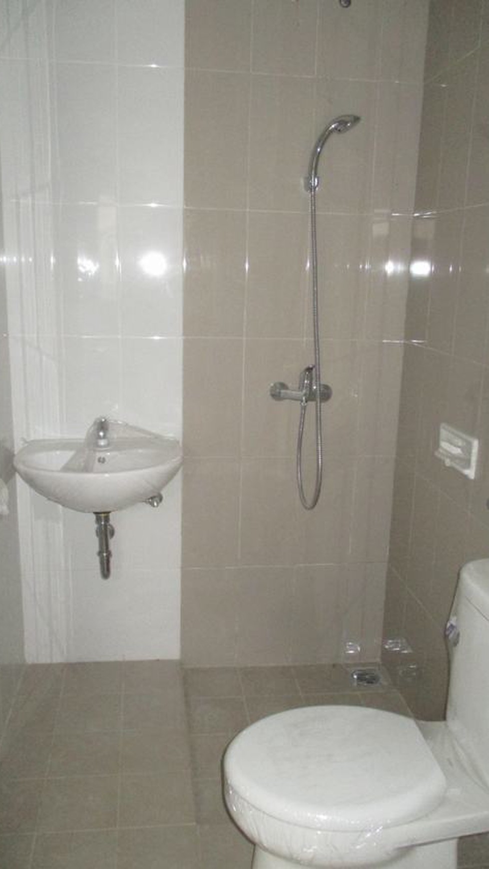 Dijual Rumah Kondisi baru, bagus,  Jl. Samara Village Gading Serpong. Strategis, harga nego, akses mudah, kota Tertata di tengah kota,