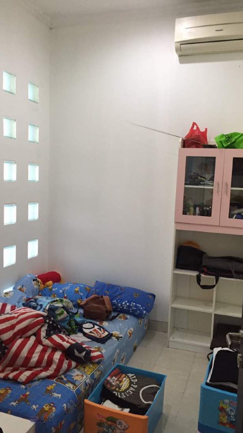 Rumah Cibubur Country Cikeas Bogor,,bergaya minimalis