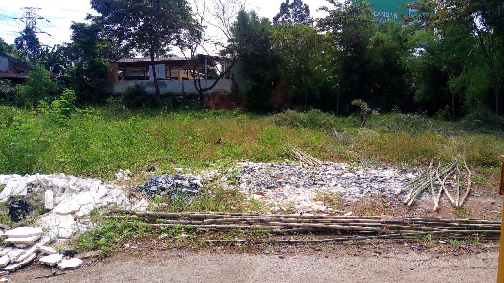 Kavling di area komersial